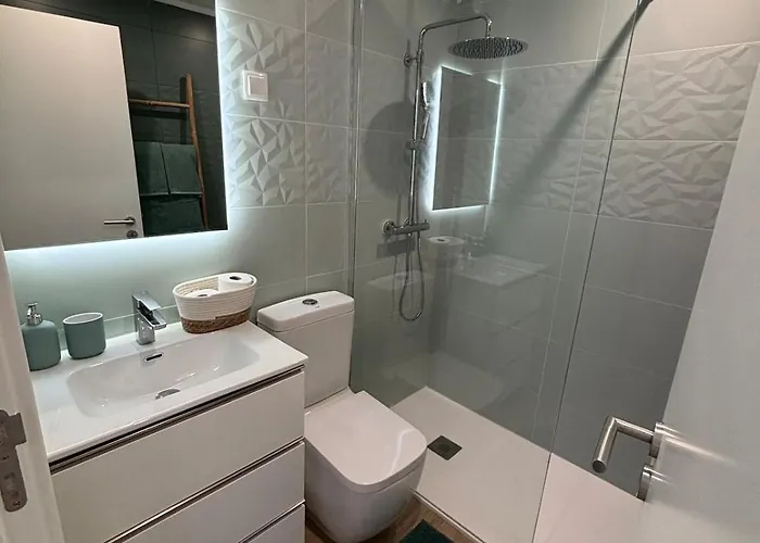 - The Light House * Пениши